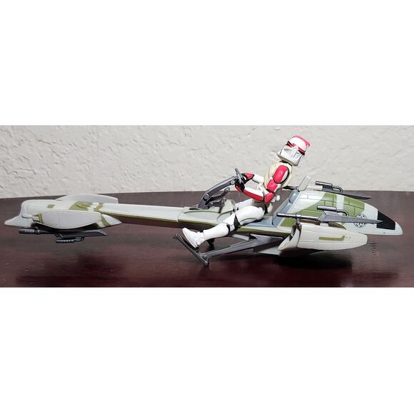 Star Wars Speed Bike LFL 2005 W/ Red Clone Trooper Action Figure 2001 Pre-owned - Picture 1 of 9